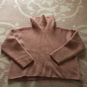 FOREVER 21 | Cropped Pink Turtleneck Sweater